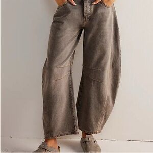 We the free barrel Jean